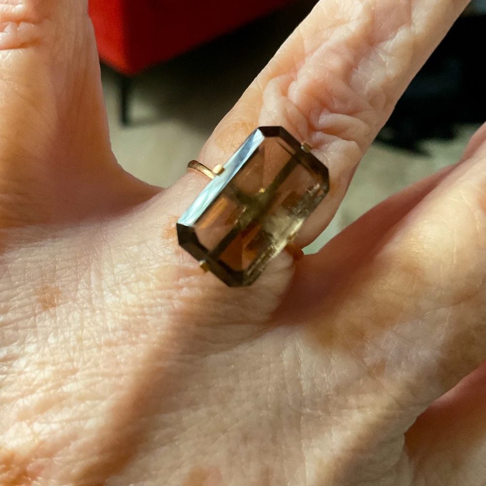 Smoky AMYTHEST RECTANGULAR GEM